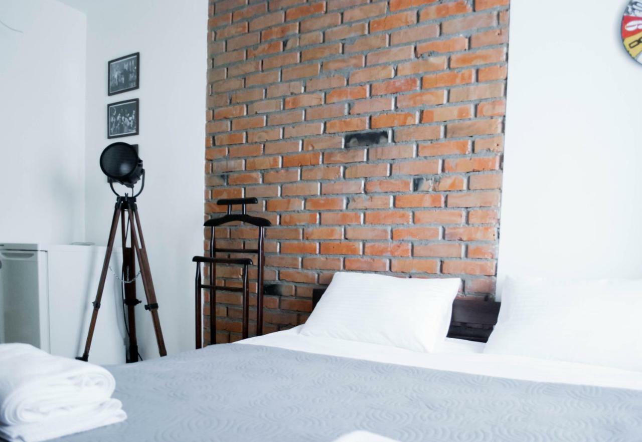 Hostel Uyutniy Dvorik オデッサ エクステリア 写真