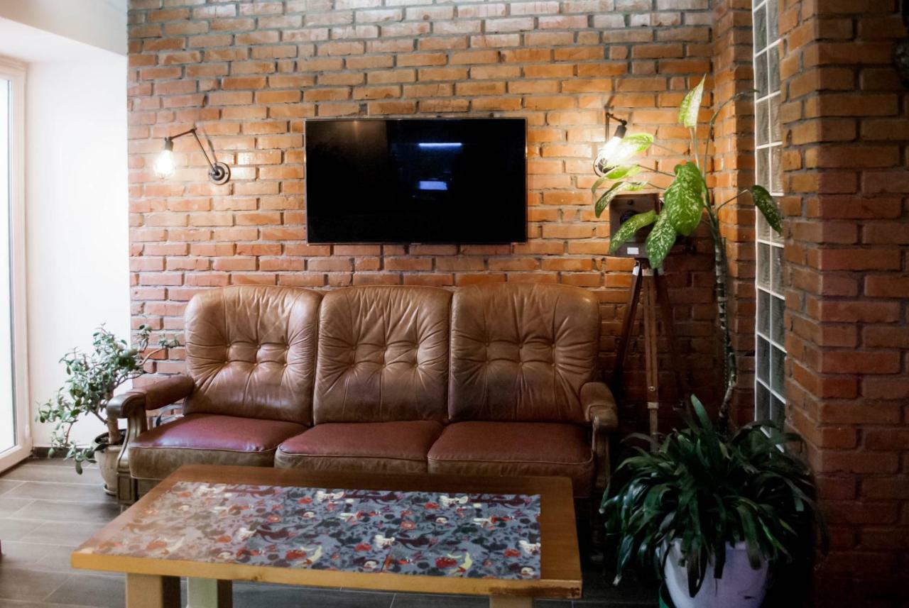 Hostel Uyutniy Dvorik オデッサ エクステリア 写真